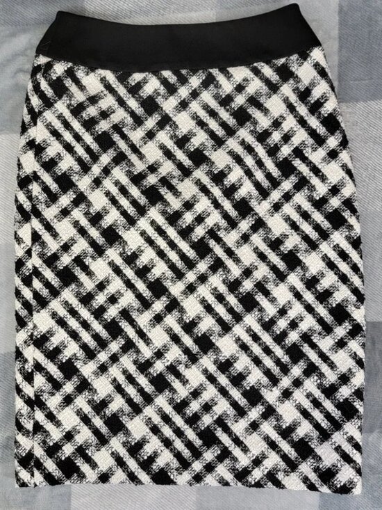 White House Black Market Dresses & Skirts - WHBM Wool Blend Black White Weave Pattern Knee Length Pencil Skirt Size 6